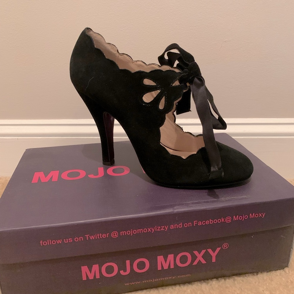 BRAND NEW IN BOX Mojo Moxy black suede booties!
